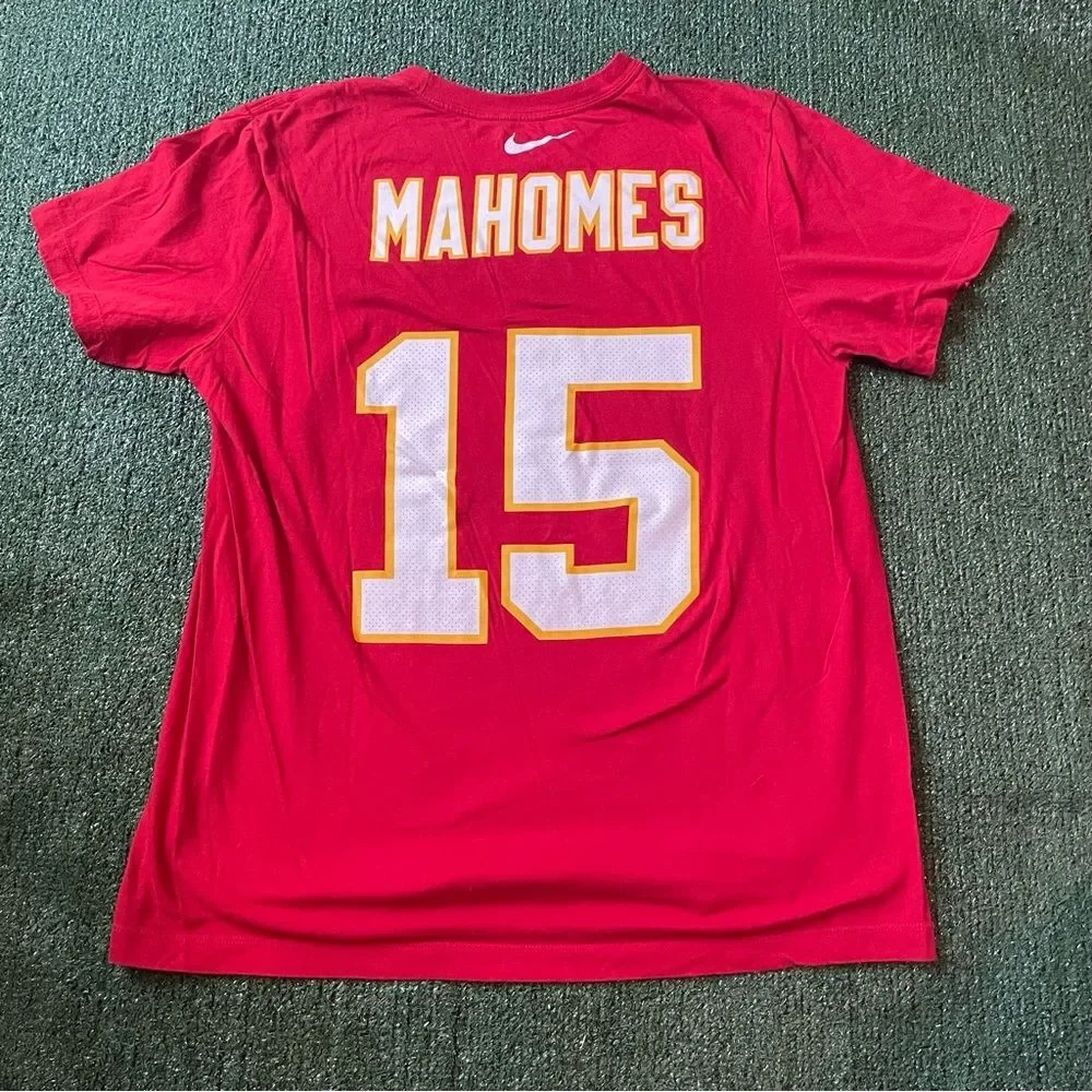 Nike Patrick Mahomes Kansas City Chiefs Super Bowl LIV #15 Jersey T Shirt Large